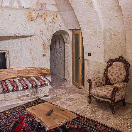 Junior Ottoman Cave * Urgup