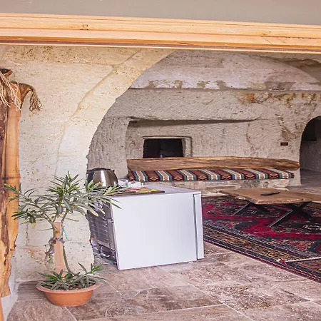 Junior Ottoman Cave Ürgüp