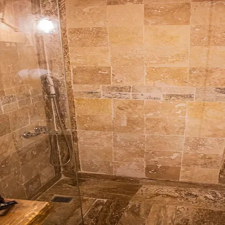 Junior Ottoman Cave 3*