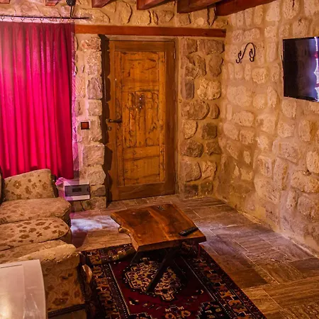 Junior Ottoman Cave * Urgup