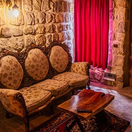 Junior Ottoman Cave