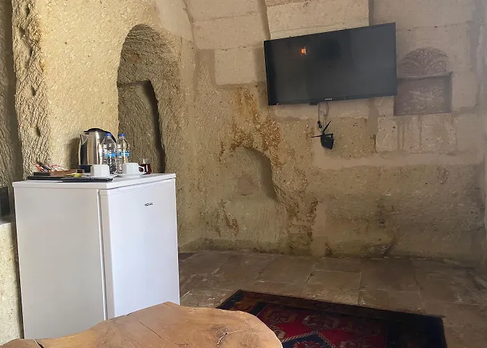 Junior Ottoman Cave 3*