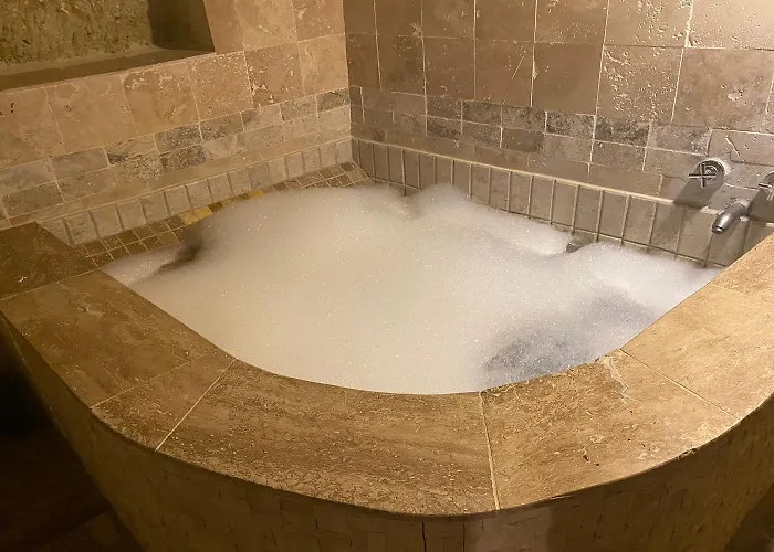 Junior Ottoman Cave 3*